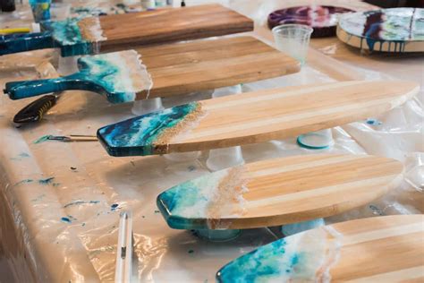 how to do resin art and the importance of choosing the right tools